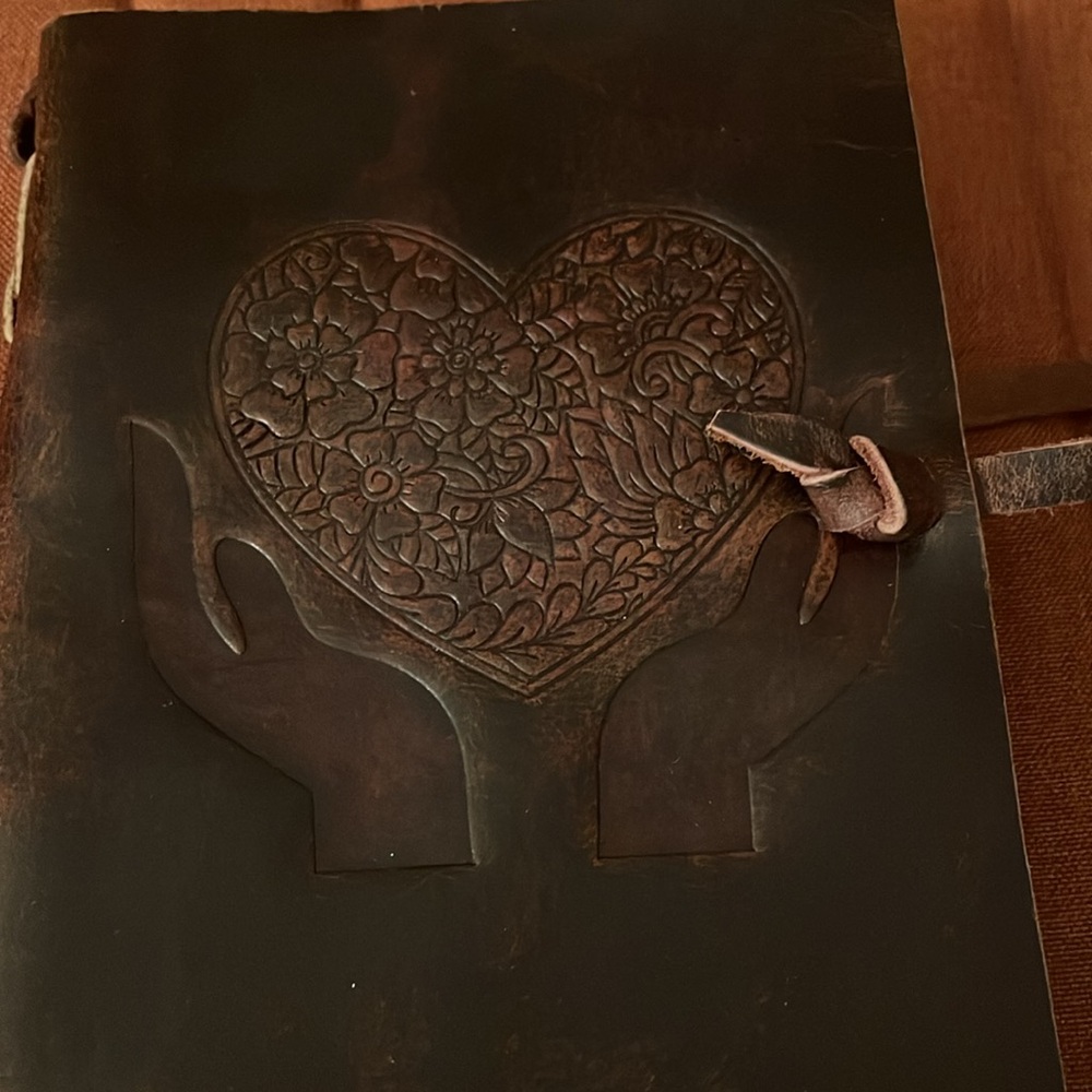 Leather bound parchment journal - Picture 3 of 4